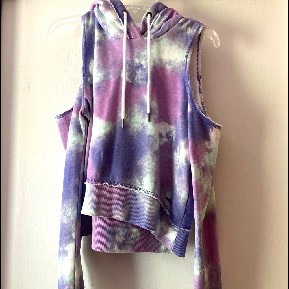 Cold-Shoulder Hollister Sweatshirt